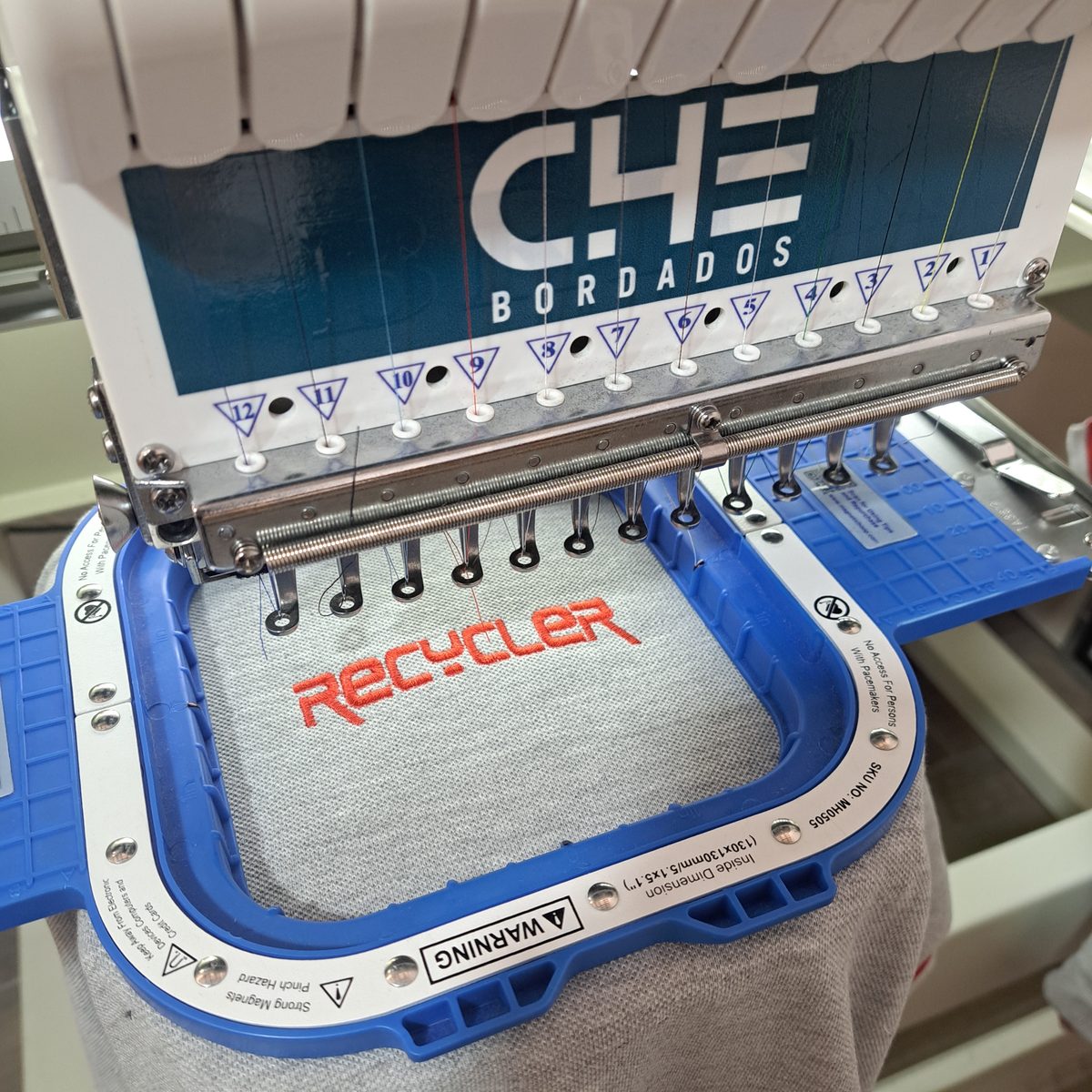 Chomba bordada para uniforme empresarial