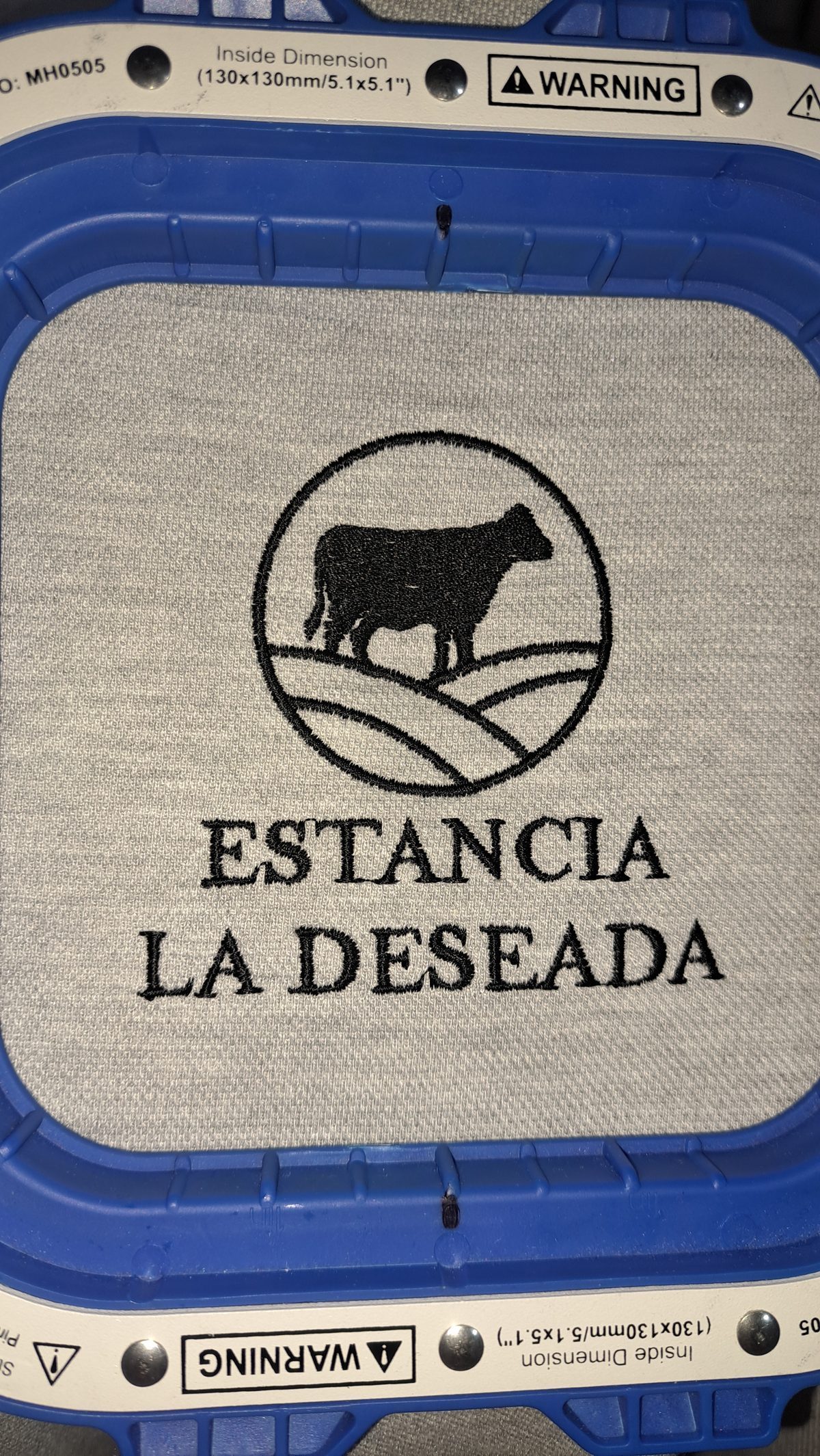 Chomba bordada para uniforme empresarial