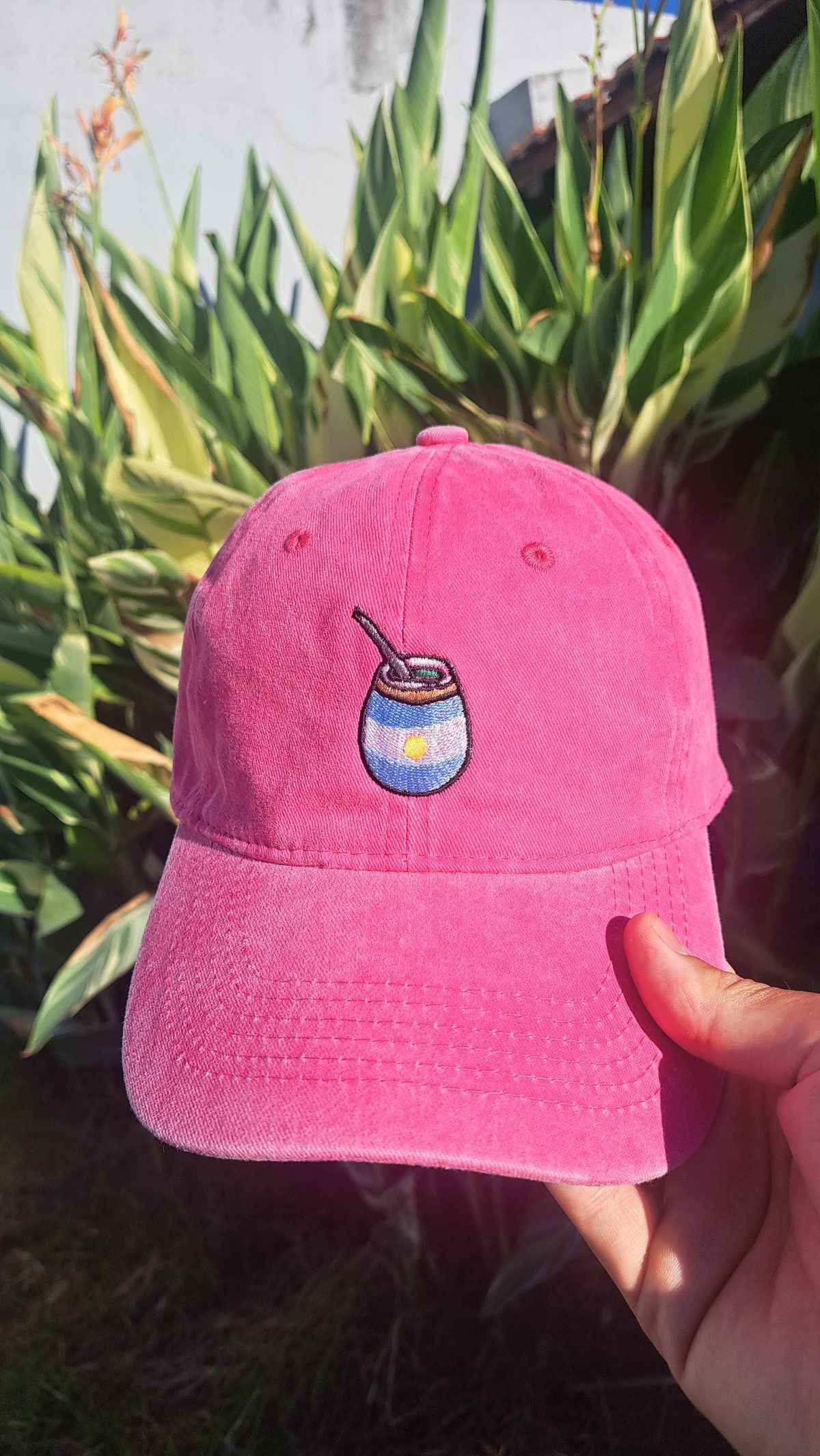 Gorra bordada con logo personalizado