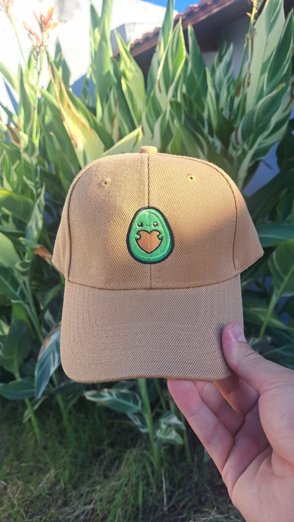 Gorra bordada con logo personalizado